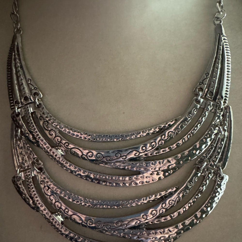 Elegant Silver Necklace